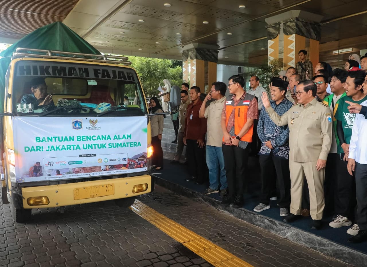 Gubernur Pramono Lepas Pengiriman 27 Ton Bantuan Senilai Rp 3 Miliar untuk Korban Bencana Alam Sumatera