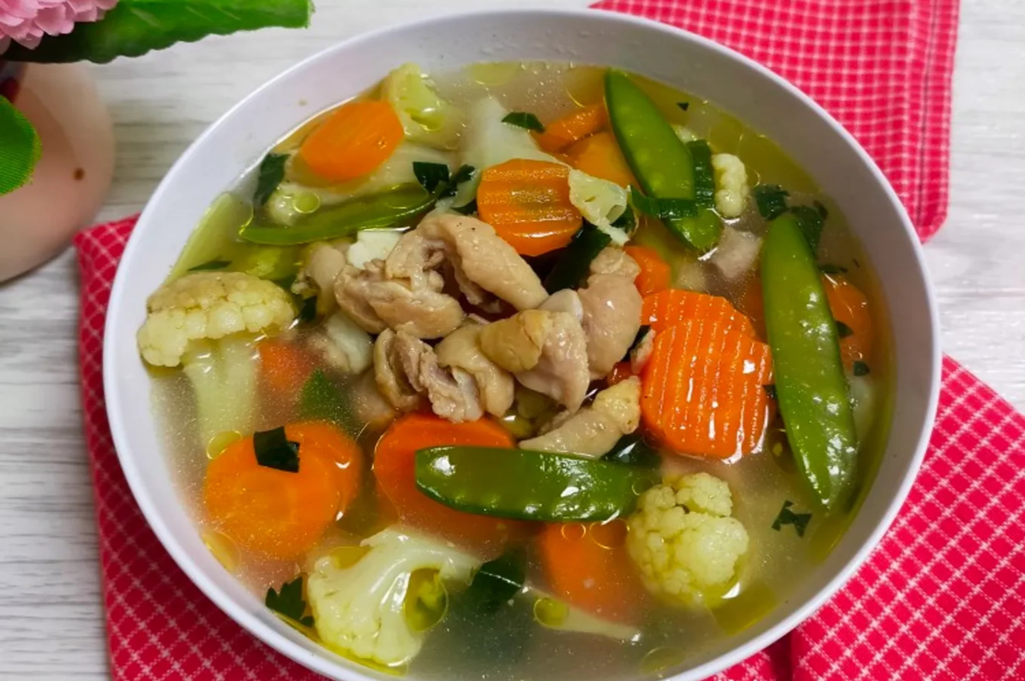 Kulit Ayam Tak Sekadar Lemak, Ini Manfaat Kesehatannya Jika Dikonsumsi dengan Bijak