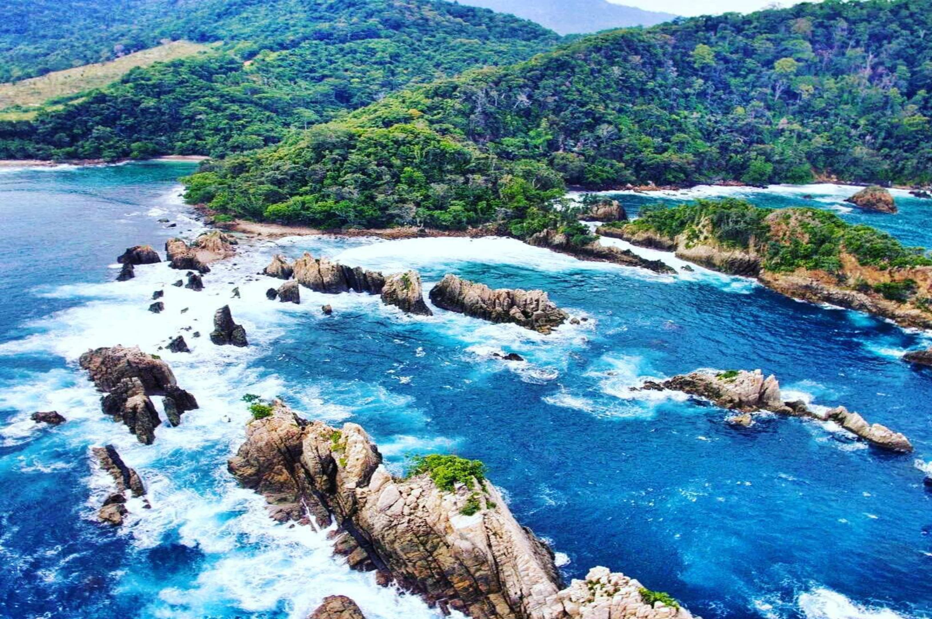 Pantai Gigi Hiu, Destinasi Instagramable Lampung yang Buat Adem Pikiran