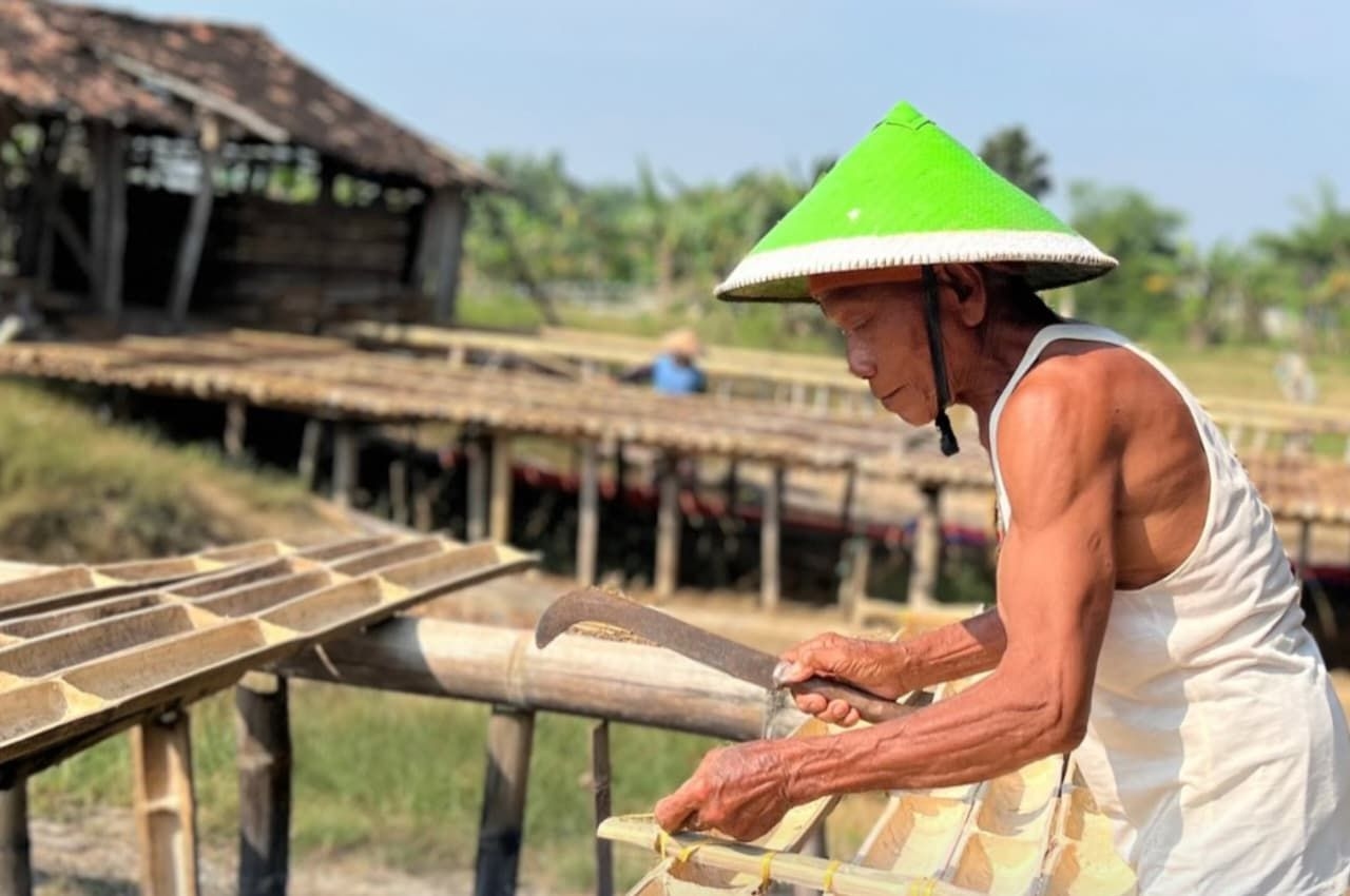 Keajaiban Desa Jono, Wisata Edukasi Garam Unik dari Tengah Daratan