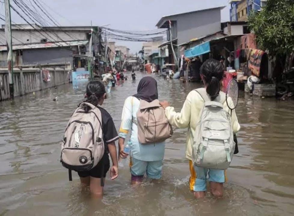 Jumlahnya Bertambah! BPBD Catat 143 RT dan 16 Ruas Jalan di Jakarta Masih Tergenang Banjir hingga Siang Ini, Berikut Datanya