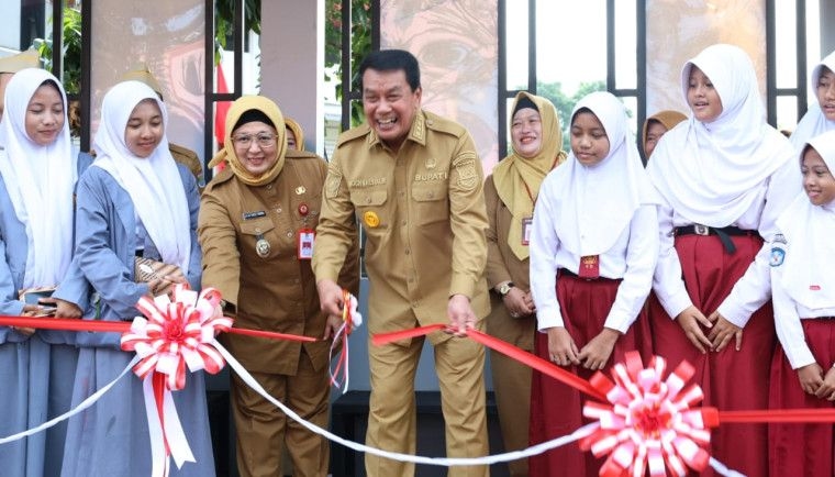 Bupati dan Wabup Tangerang Resmikan Halte Bus Sekolah Gratis, Saat Ini Sudah Ada 15 Bus yang Dioperasikan
